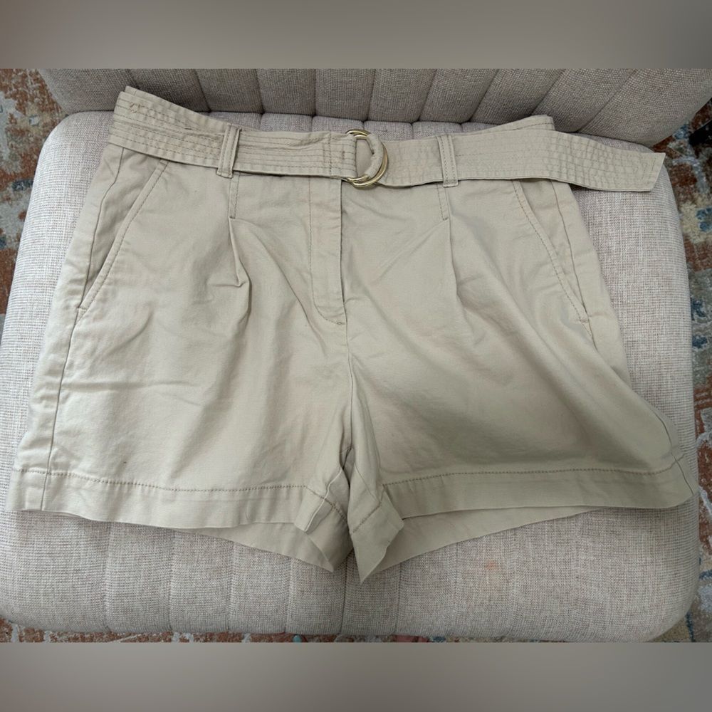 Loft shorts with belt